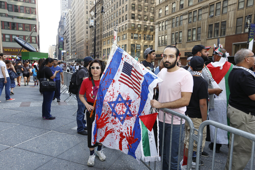 anti-Zionists at rally